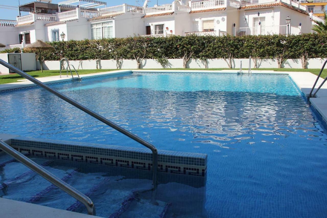Nerja Gaviota Holidays Piscina Y Playa Εξωτερικό φωτογραφία